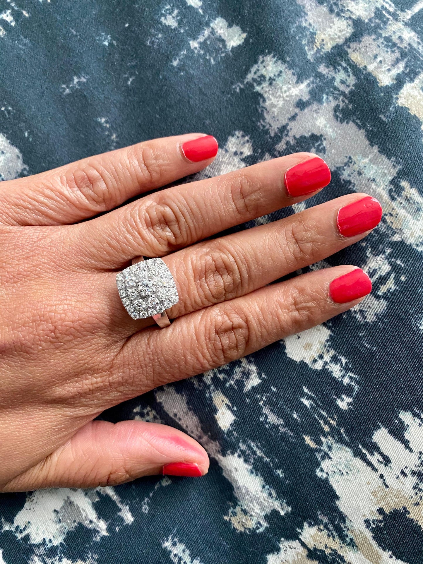 1.14 Carat Diamond 18 Karat White Gold Cluster Ring