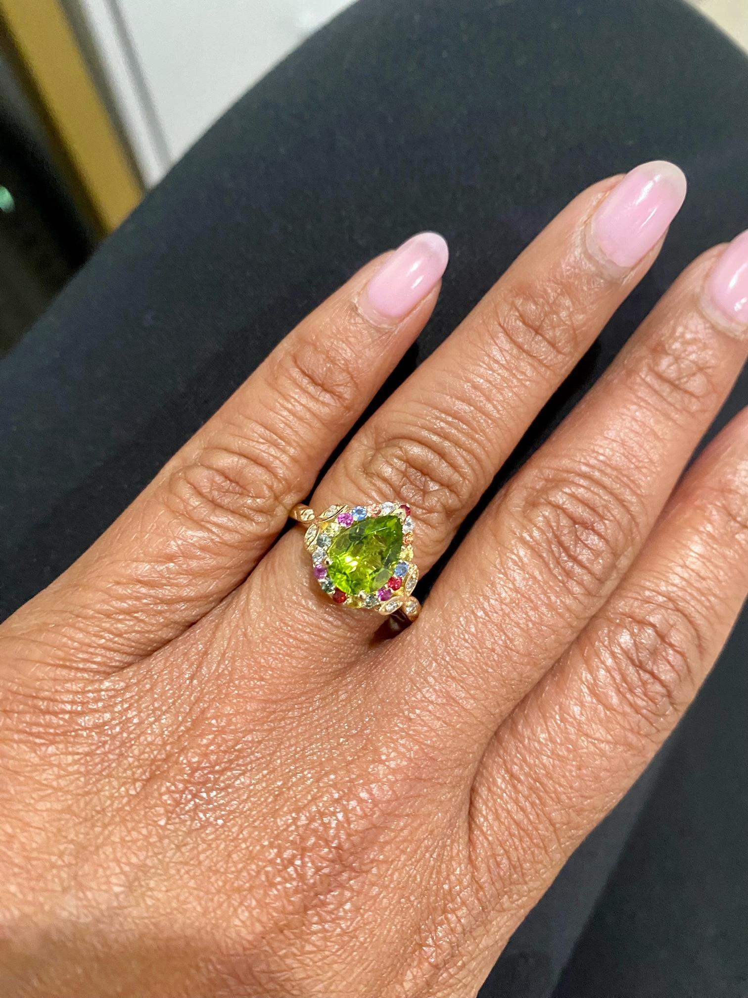 2.52 Carat Natural Peridot Sapphire Yellow Gold Cocktail Ring