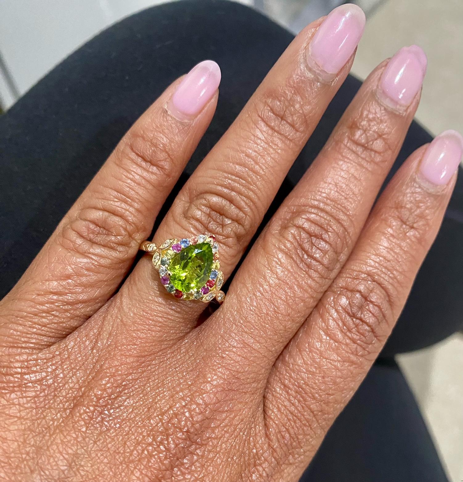 2.52 Carat Natural Peridot Sapphire Yellow Gold Cocktail Ring