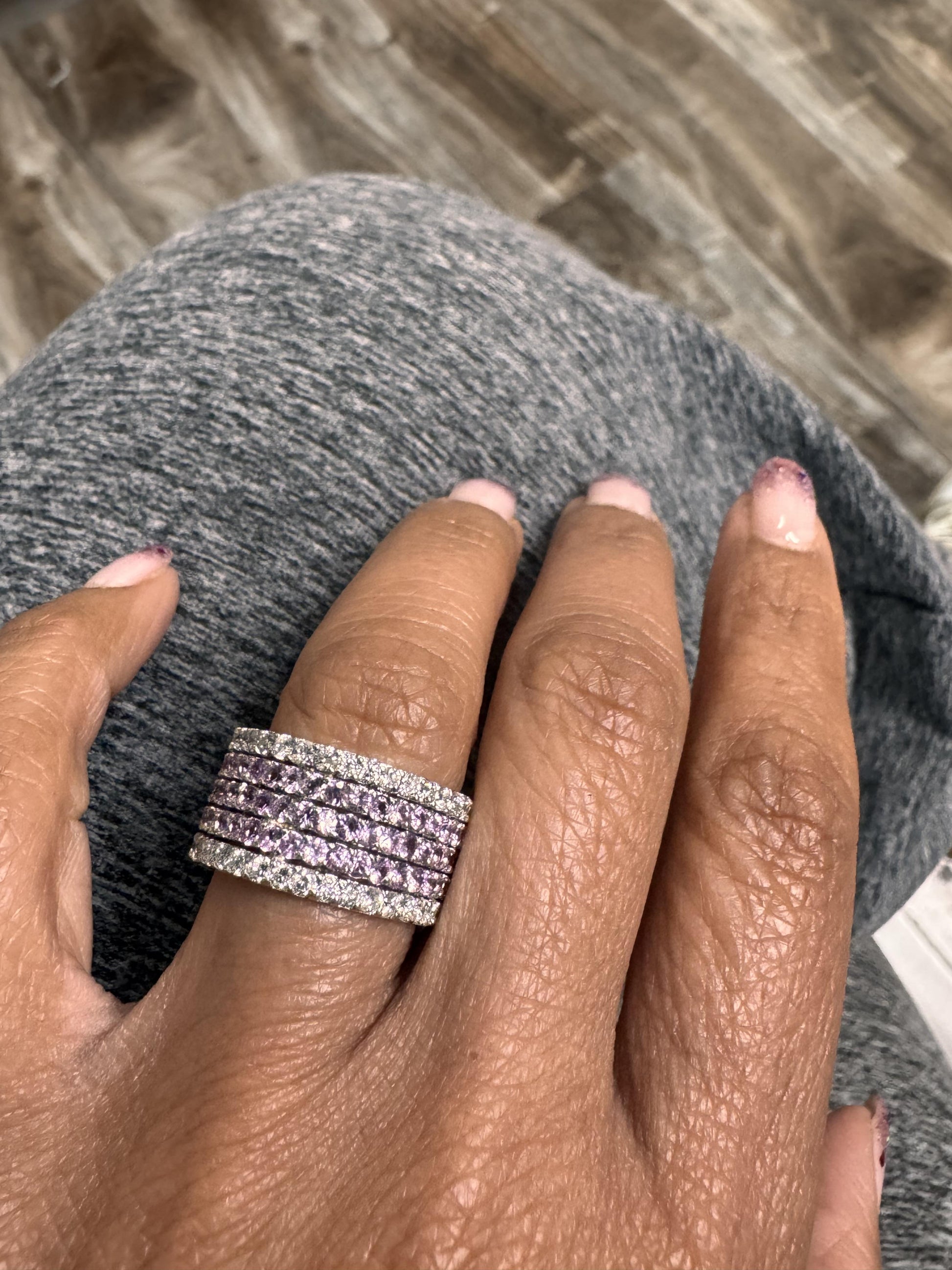 Roshe Jewels Sapphire Ring with Natural Diamonds in White Gold 4.23 Carats