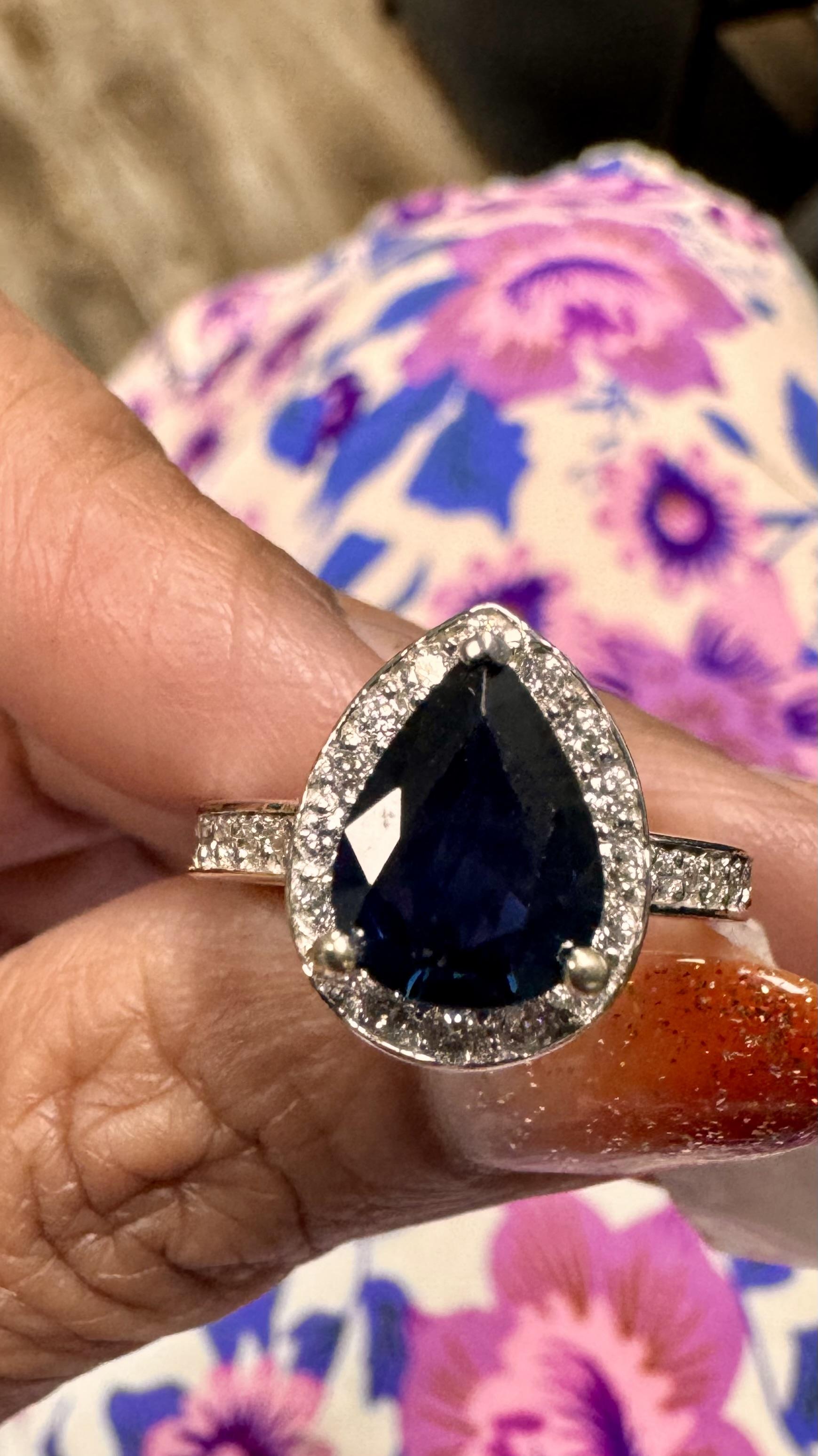 Roshe Jewels, Sapphire Ring with Natural Diamonds in 14K White Gold, 1.82 Carats